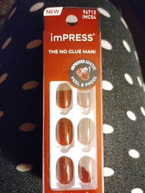 Kiss Pure Fit Press-On Nails Red Short Length